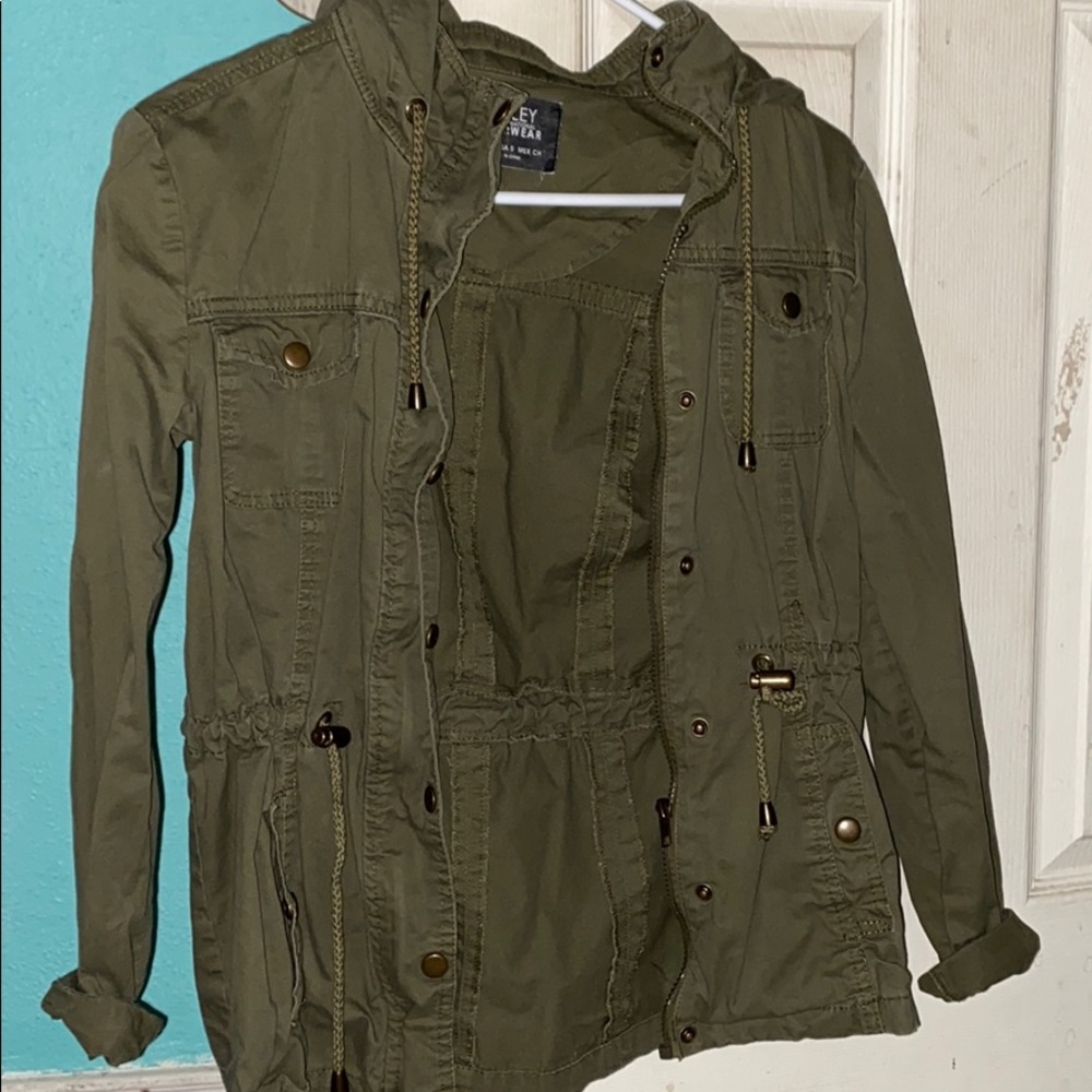 Cutest dark green jacket for fall! Great jacket!